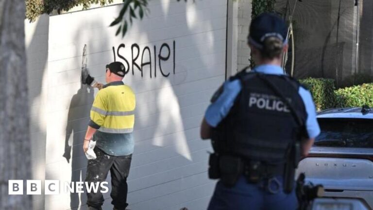 Read more about the article Australia PM condemns arson incident and anti-Israel graffiti