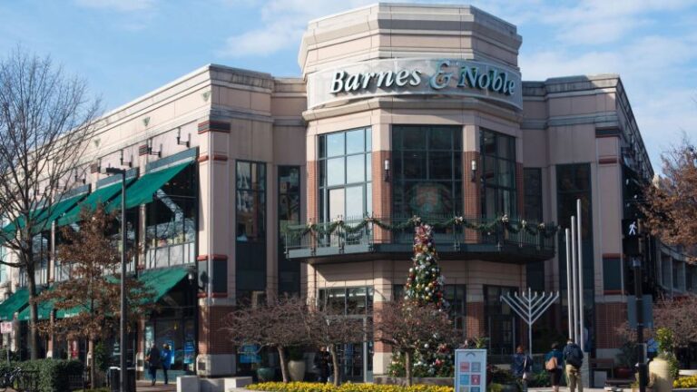 Read more about the article Barnes & Noble stock soars 20% as it explores a sale
Barnes & Noble stock soars 20% as it explores a sale