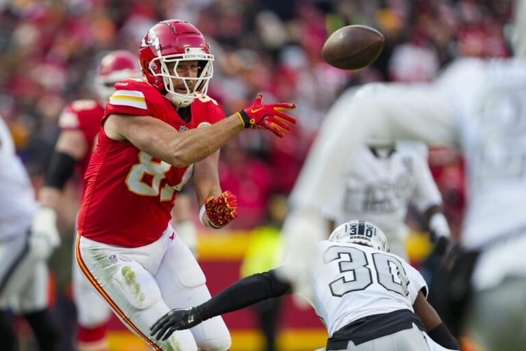 Read more about the article Chiefs offense benefitting from Travis Kelce’s new signature move: The lateral