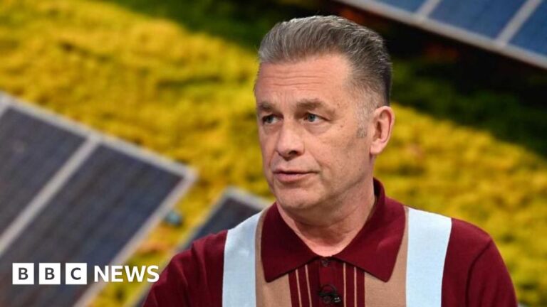 Read more about the article Chris Packham settles net zero legal action against government