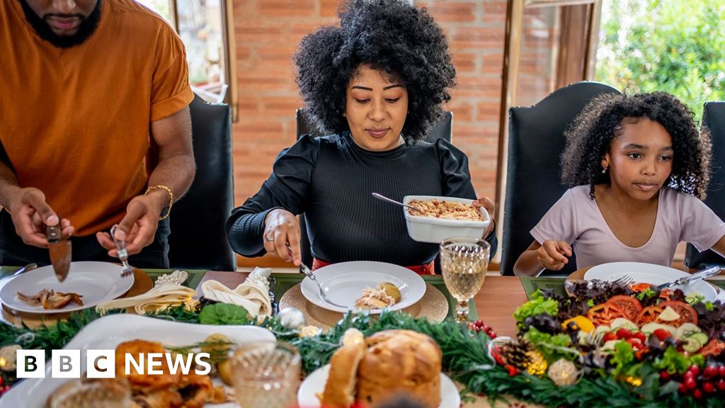 You are currently viewing Christmas dinner set to cost less at the supermarket this year