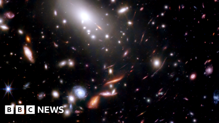 Read more about the article ‘Christmas’ galaxy reveals how Universe formed