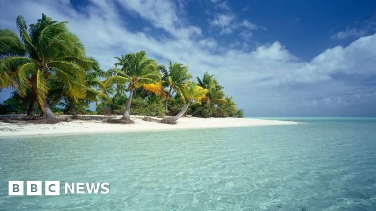 Read more about the article Cook Islands wants its own passport. New Zealand says no