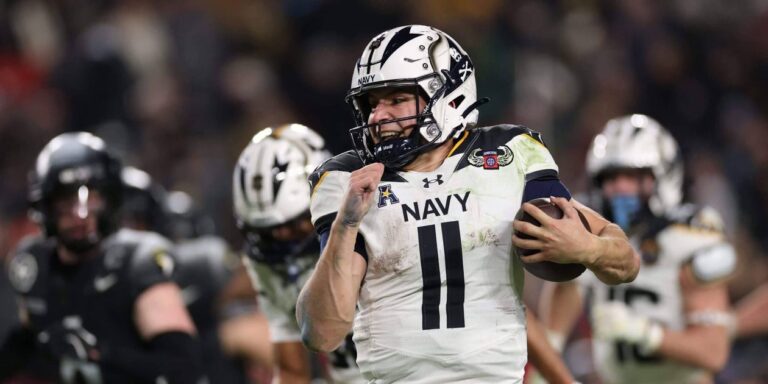 Read more about the article Enter Blake Horvath’s name into Army-Navy lore, but remember Bryson Daily’s too