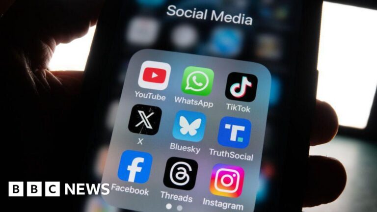 Read more about the article Facebook, Instagram and Whatsapp down in mass Meta outage