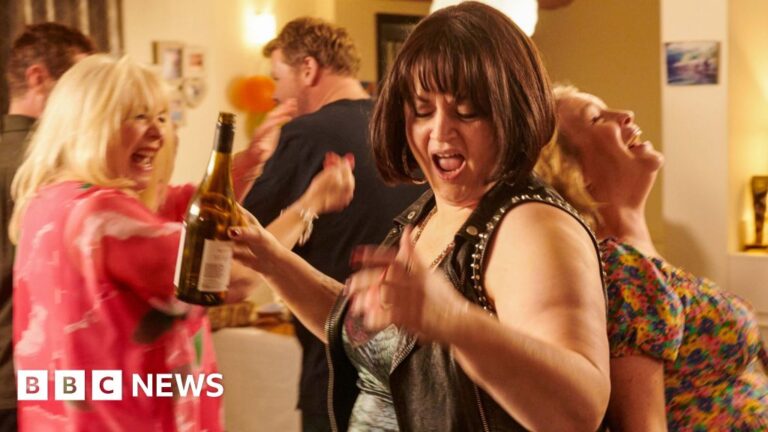 Read more about the article Gavin and Stacey finale tops ratings