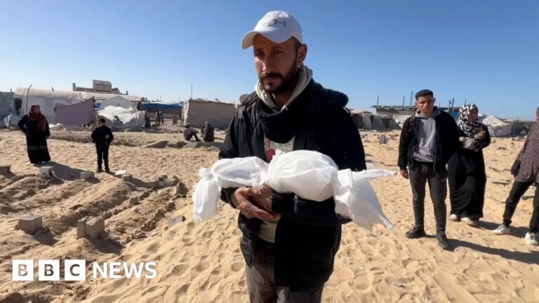 Read more about the article Gaza babies dying from the cold as winter temperatures drop