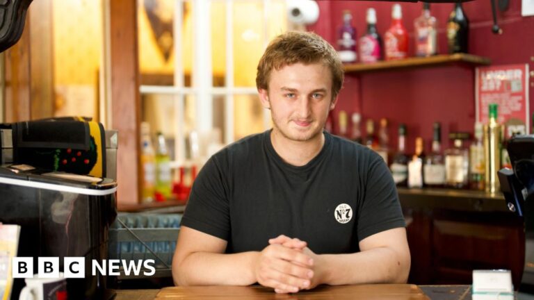 Read more about the article Hospitality staff shortages leave rural pub managers working alone