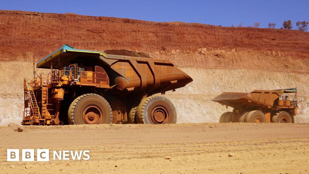 Read more about the article How mines control driverless trucks