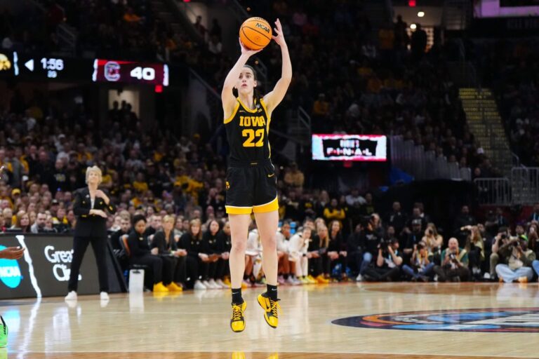 Read more about the article Iowa to retire Caitlin Clark’s No. 22 jersey in February