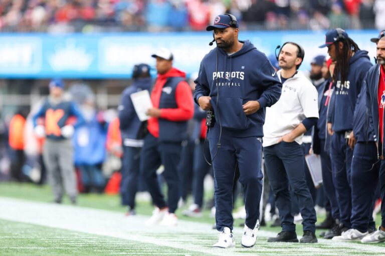 Read more about the article It’s time for the Patriots to fire Jerod Mayo and set sights on Mike Vrabel