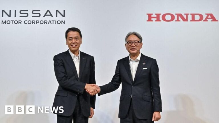 Read more about the article Japanese car makers Honda and Nissan in merger talks, reports say