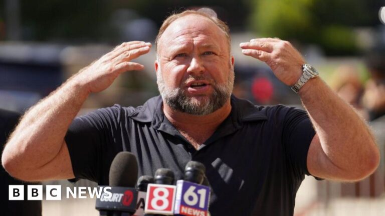 Read more about the article Judge rejects The Onion’s purchase of Alex Jones’s Infowars