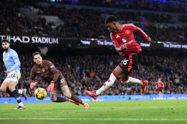 Read more about the article Man City 1 Man Utd 2 – Amad’s genius, Nunes’ errors and Amorim’s set-piece problem