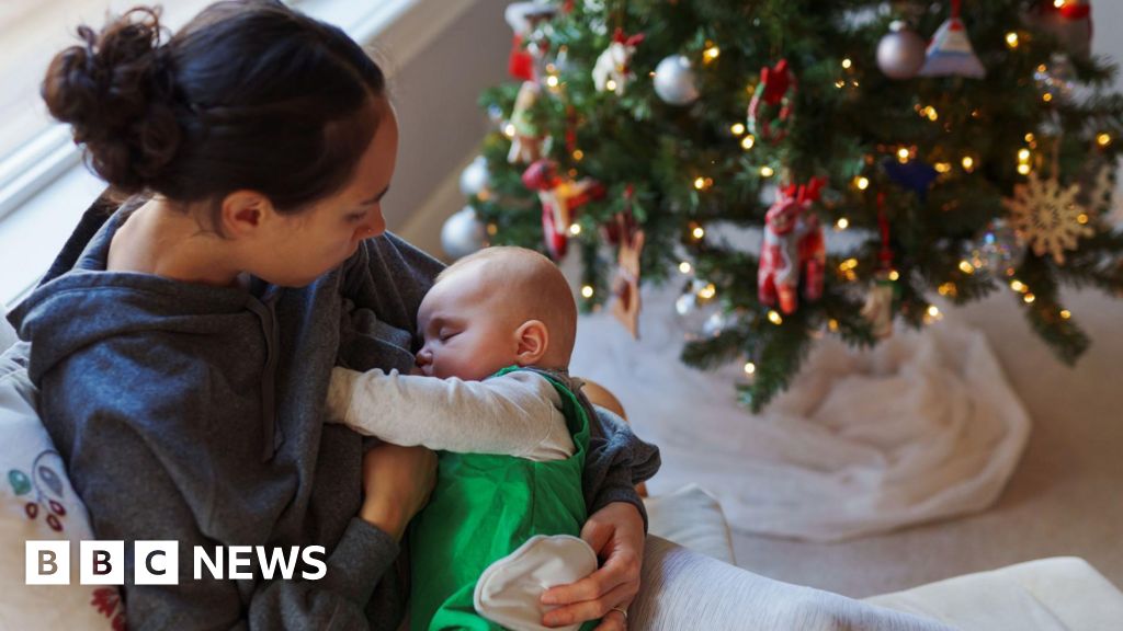 You are currently viewing People seek NHS advice on drinking and breastfeeding at Christmas