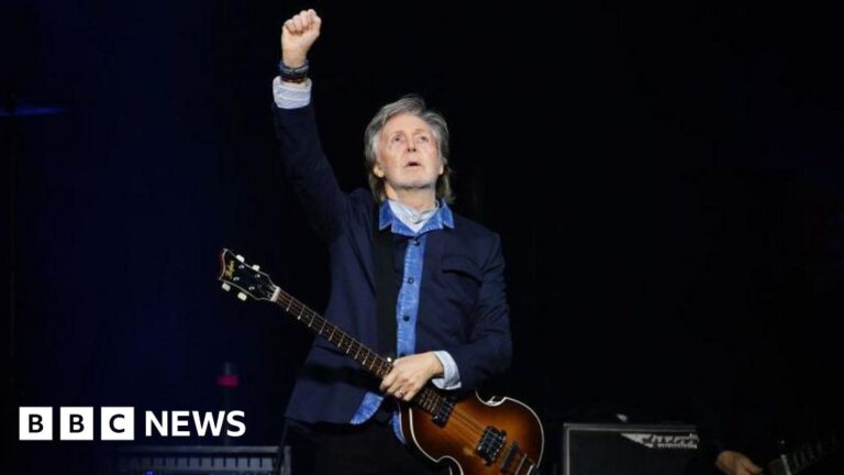 Read more about the article Ringo Starr makes surprise appearance at Paul McCartney show