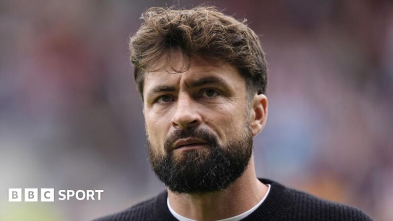 Read more about the article Russell Martin: Southampton sack manager after Tottenham defeat