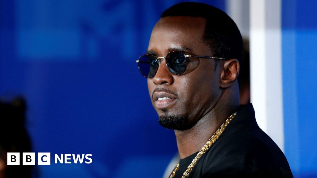 You are currently viewing Sean ‘Diddy’ Combs dangled woman from hotel balcony, lawsuit says