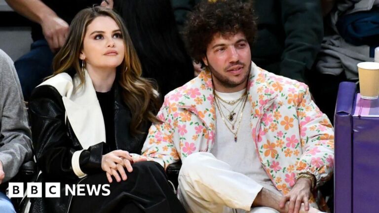 Read more about the article Selena Gomez announces engagement to Benny Blanco