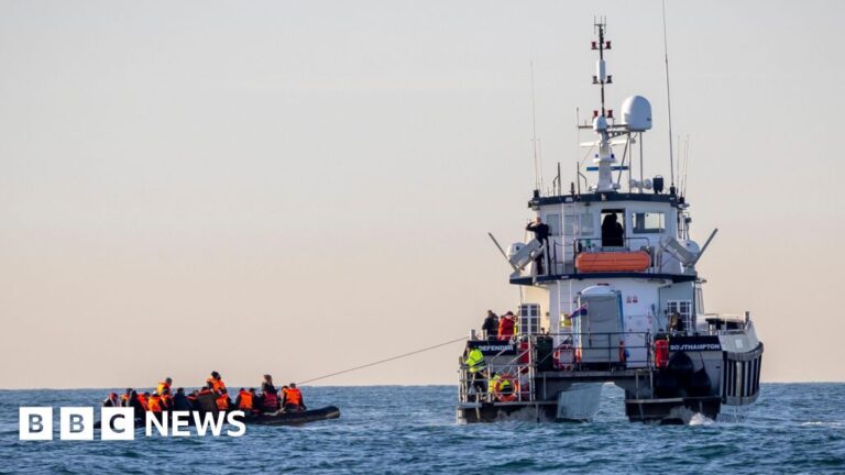 Read more about the article Small boat Channel crossings hit 20,000 under Labour