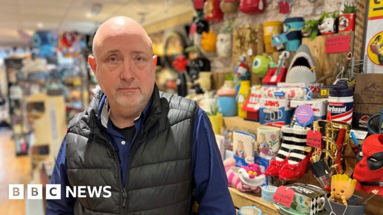 Read more about the article The shopkeepers confronting festive shoplifters