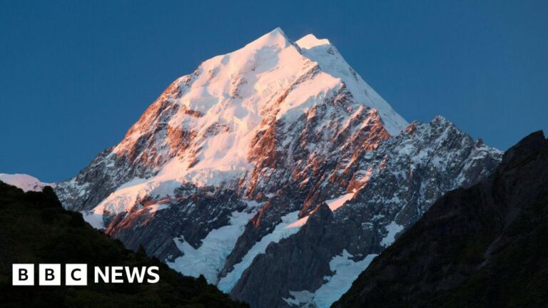 Read more about the article Three climbers feared dead on New Zealand’s tallest mountain