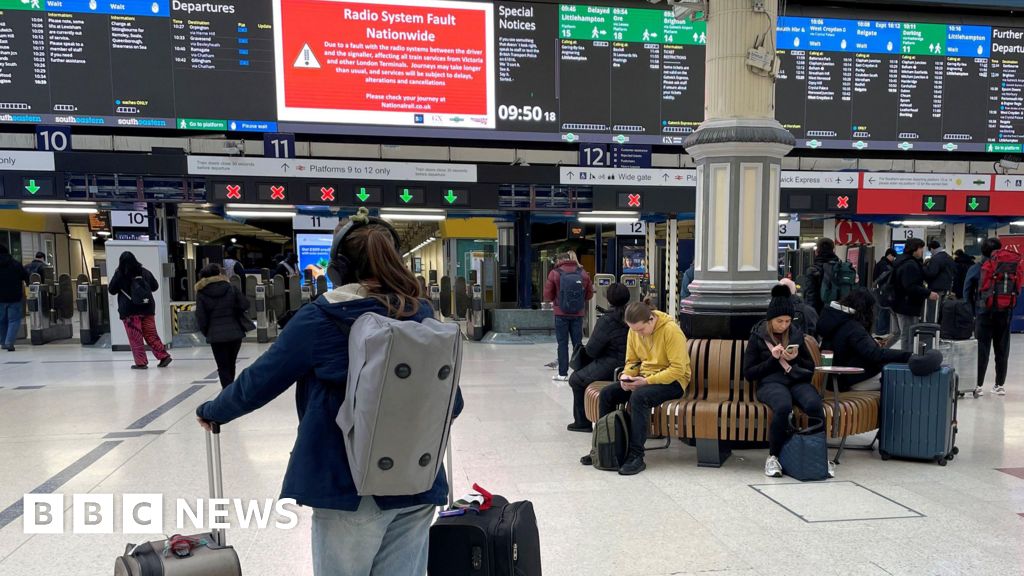 You are currently viewing Train delays after UK rail network hit by nationwide fault