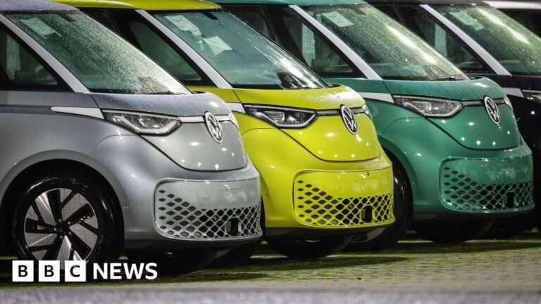 Read more about the article Volkswagen agrees deal to avoid Germany plant closures