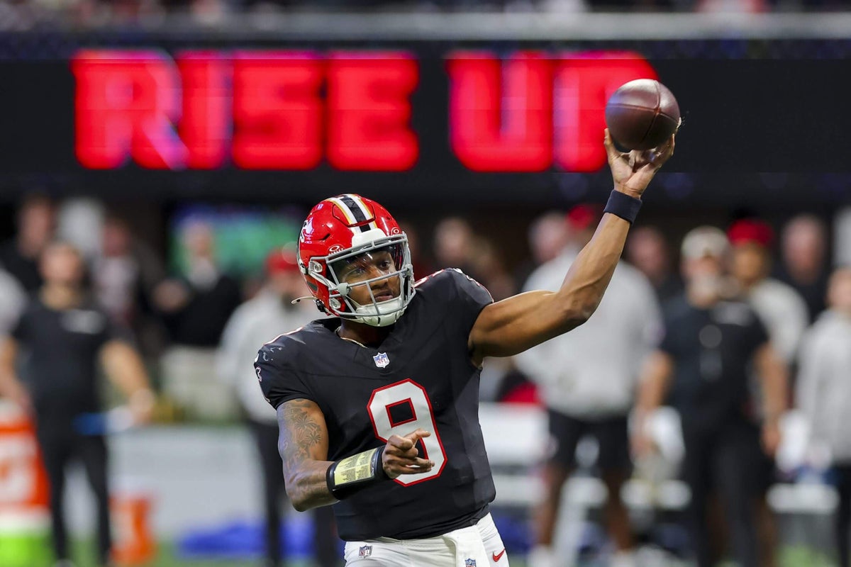 You are currently viewing ‘Nearly flawless’ Michael Penix Jr. helps re-energize Falcons’ playoff push