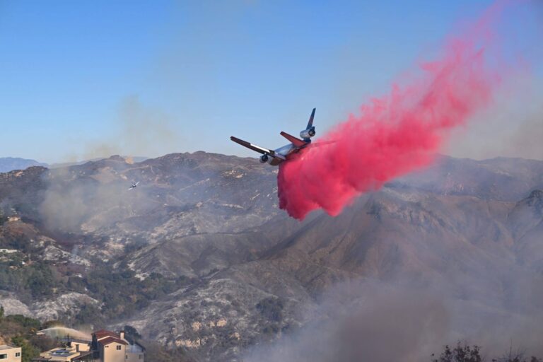 Read more about the article A NASCAR driver’s father is helping fight the L.A. fires in a 400,000-pound airplane