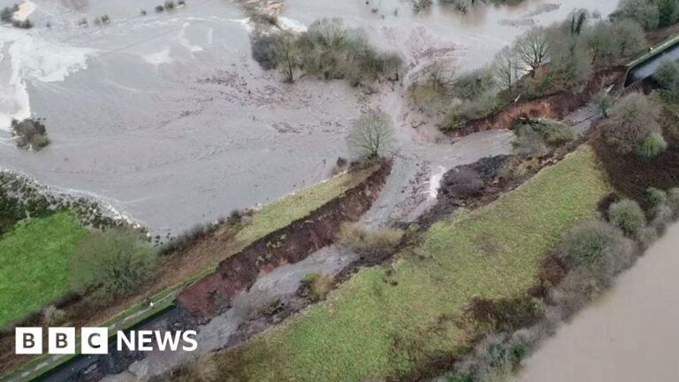 Read more about the article Aerial video shows collapsed Cheshire canal