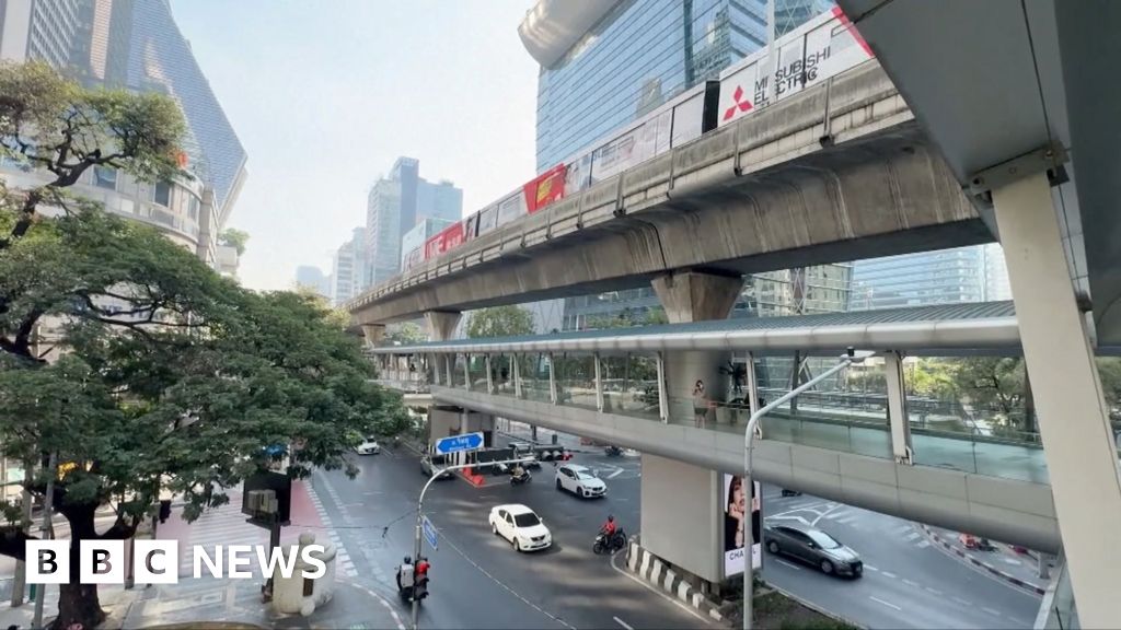 You are currently viewing Bangkok tackles smog with week-long free public transport