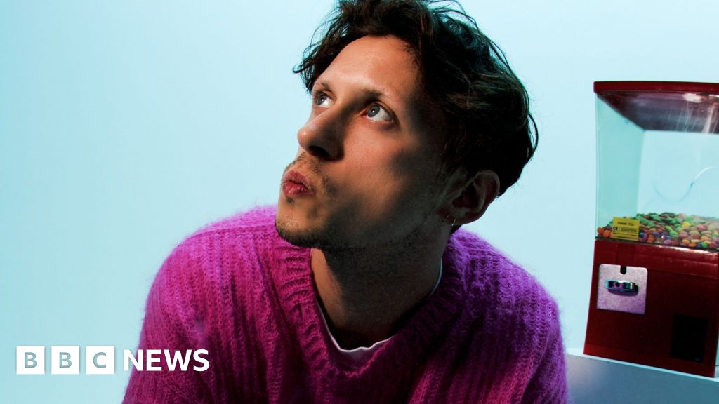 Barry Can't Swim is a new dance music superstar - Stream24 News You are currently viewing Barry Can’t Swim is a new dance music superstar