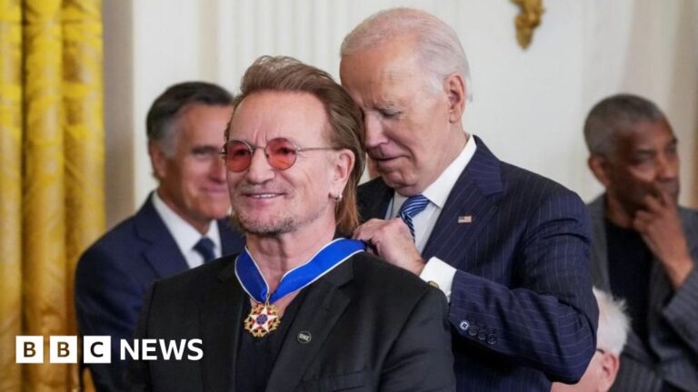 Read more about the article Biden awards Anna Wintour, George Soros and Bono with Medal of Freedom