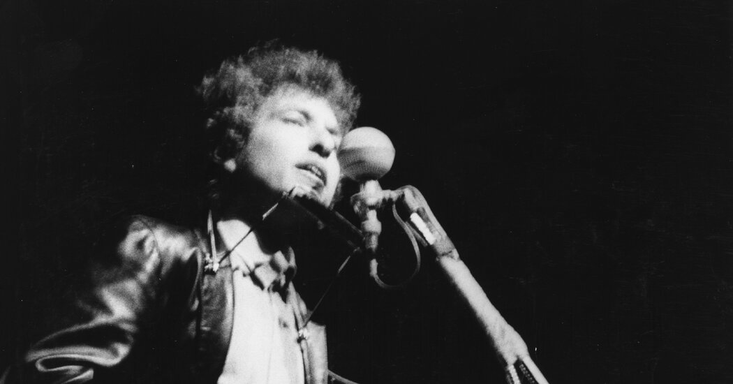 You are currently viewing Bob Dylan Wasn’t the Only 1965 Newport Highlight. Hear 14 More.