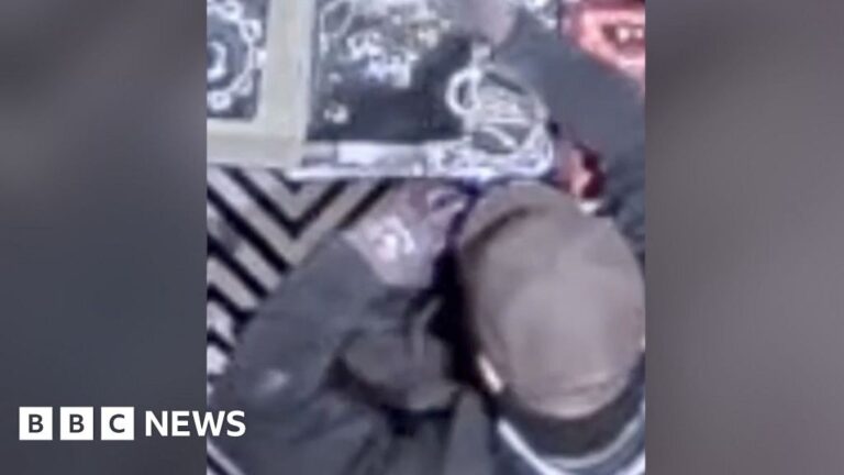 Read more about the article CCTV shows how burglar carried out £10m London jewellery heist