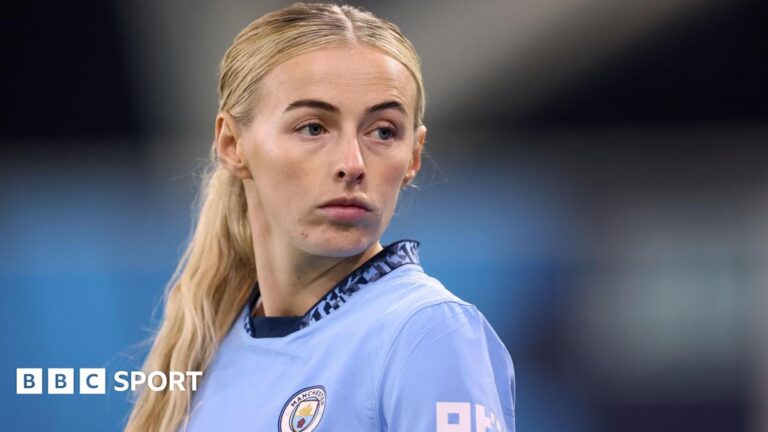 Read more about the article Chloe Kelly: Arsenal sign Manchester City and England forward on loan