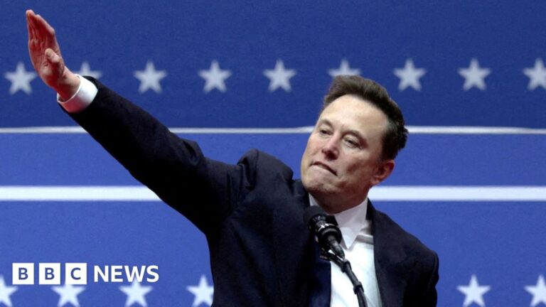 Read more about the article Elon Musk responds to backlash over gesture at Donald Trump rally