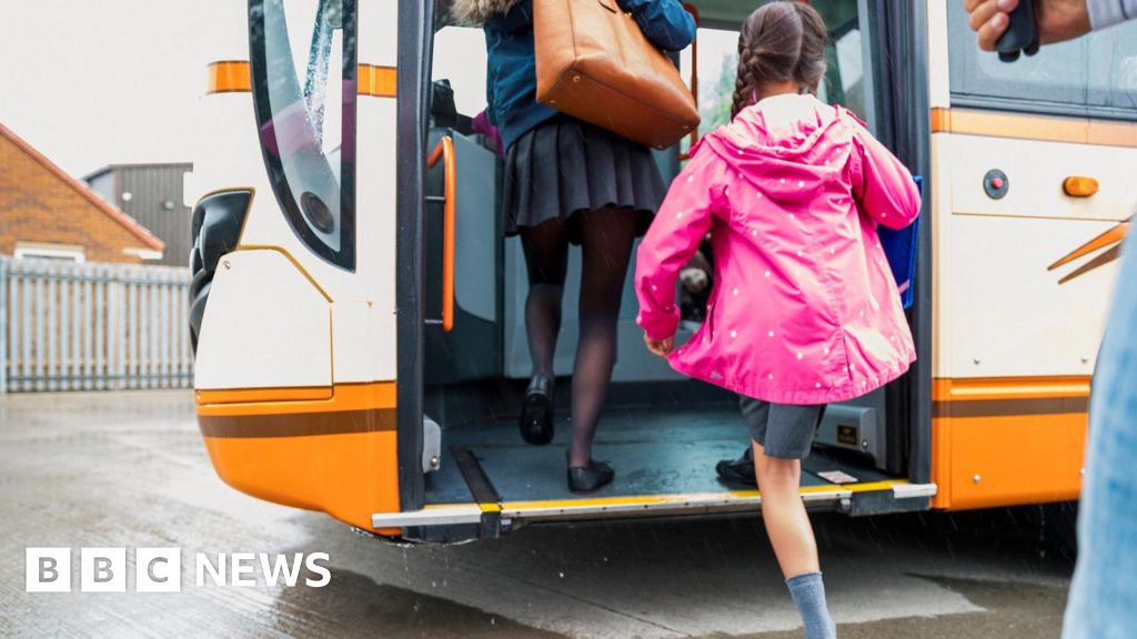 Read more about the article Families facing crowded Gloucestershire school buses ‘should move’