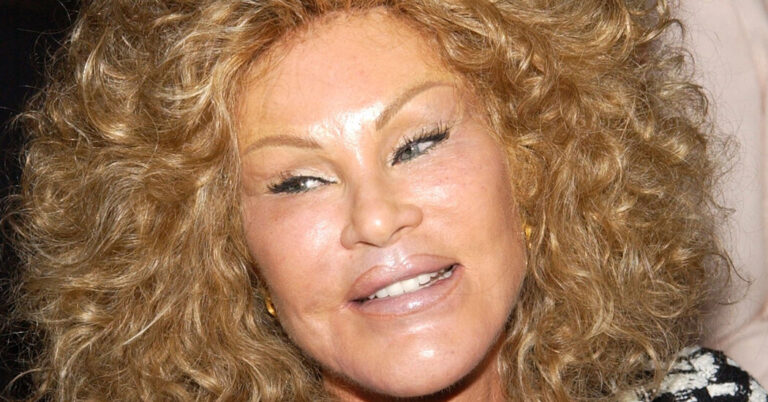 Read more about the article Jocelyne Wildenstein, Socialite and Tabloid ‘Catwoman,’ Dies at 79