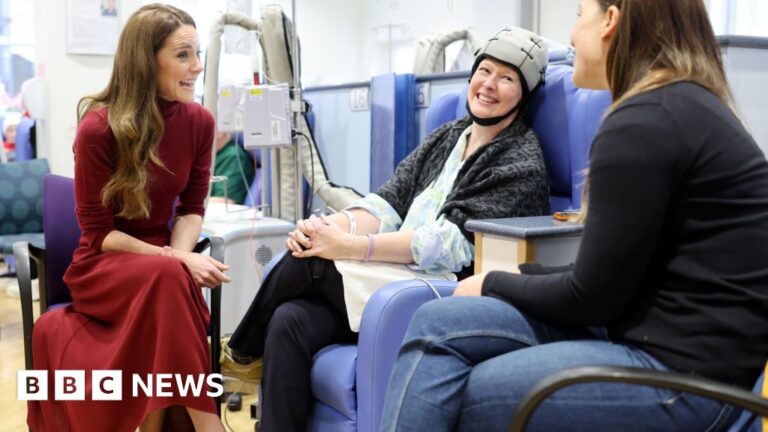 Read more about the article Kate thanks staff at cancer hospital where she was treated