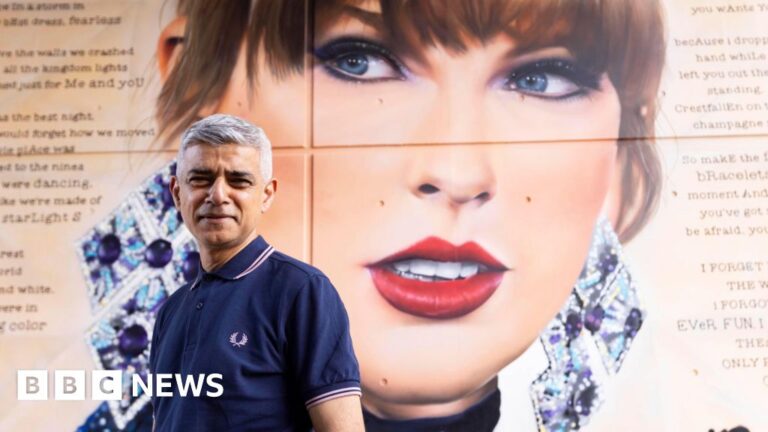 Read more about the article London mayor to be investigated over free tickets