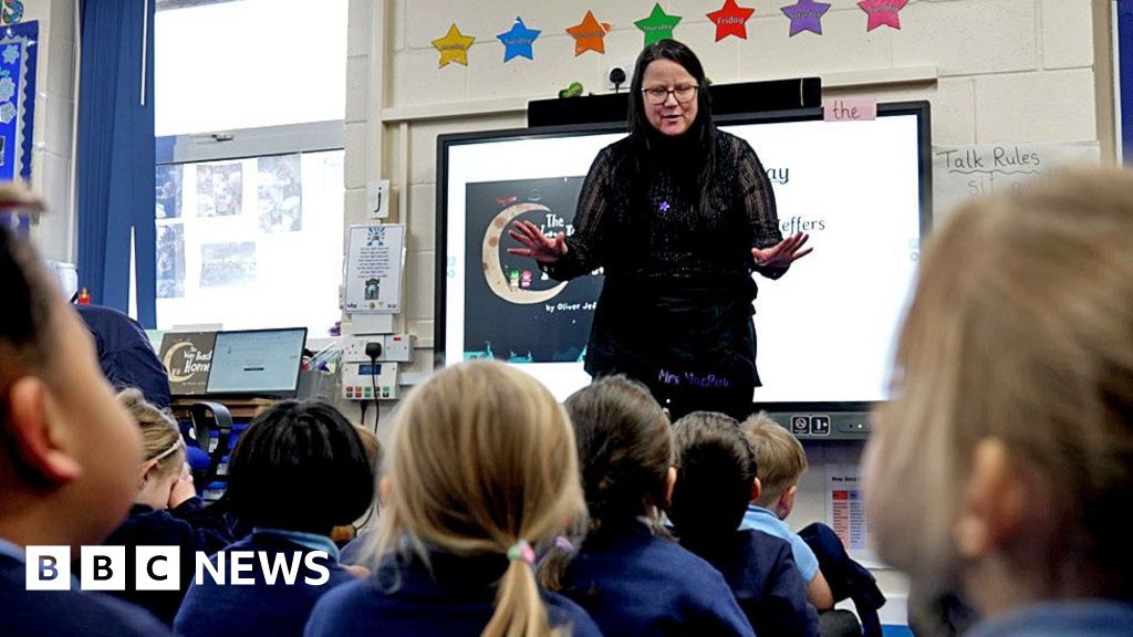 Read more about the article Nearly half of schools give families financial help, teachers say