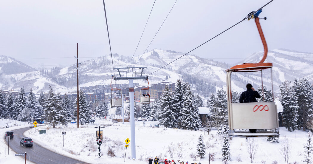 You are currently viewing Park City Ski Patrol Strike Against Vail Resorts Continues