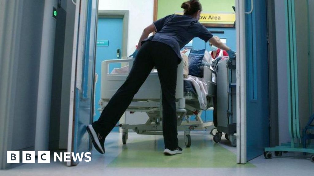 Read more about the article Patients dying in hospital corridors, say nurses