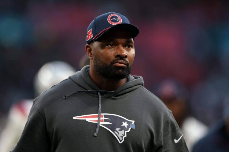 Read more about the article Patriots fire Jerod Mayo, expected to pursue Mike Vrabel as next head coach