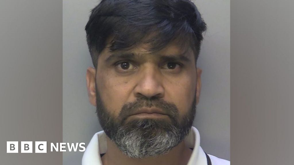 You are currently viewing Police investigate after ‘Sara Sharif killer attacked in prison’