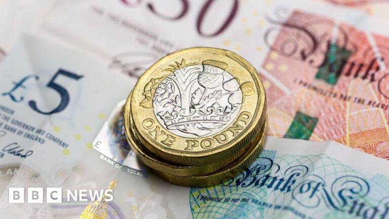 Read more about the article Pound falls further as borrowing costs soar