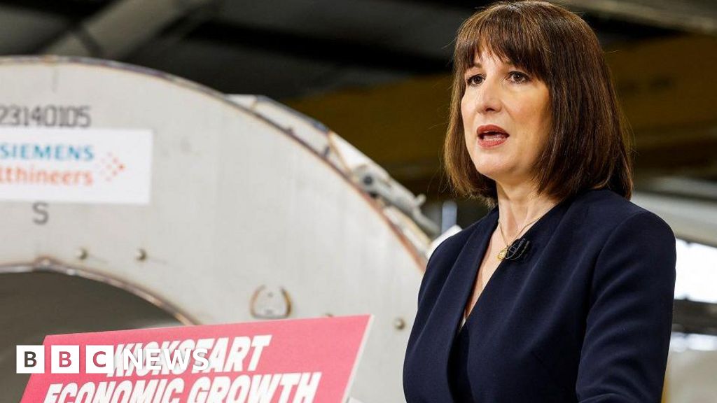 You are currently viewing Rachel Reeves backs Heathrow expansion to boost UK growth