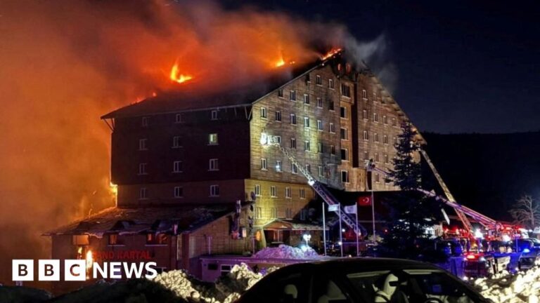 Read more about the article Scores killed as hotel engulfed by flames in ski resort of Bolu